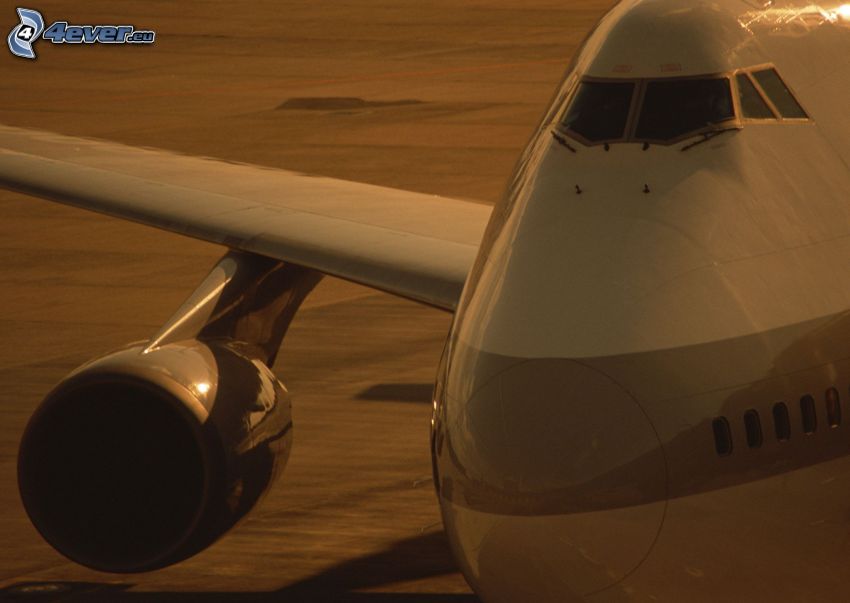 Boeing 747, silnik odrzutowy