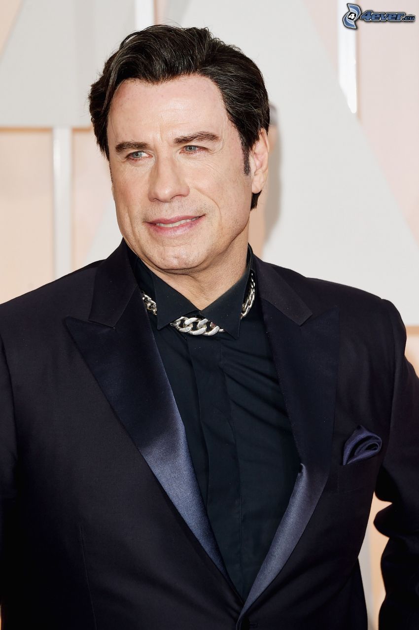 John Travolta, spojrzenie, mężczyzna w garniturze