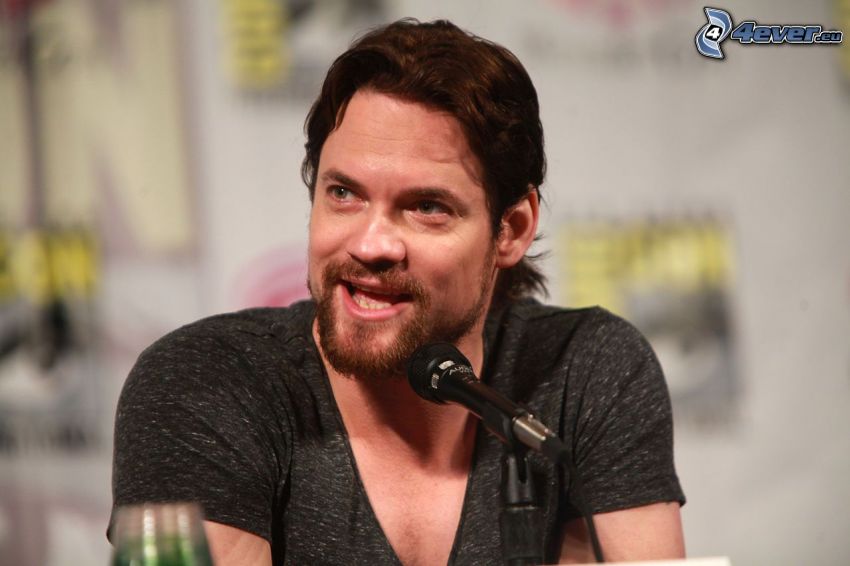 Shane West, mikrofon