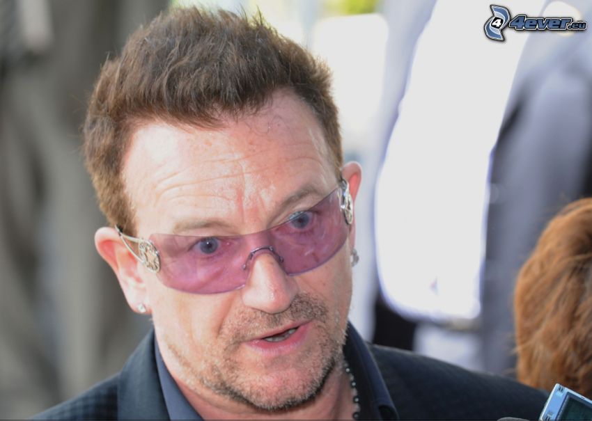 Bono Vox, mężczyzna w okularach