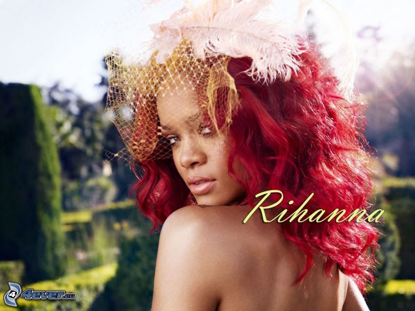 Rihanna, czerwone włosy
