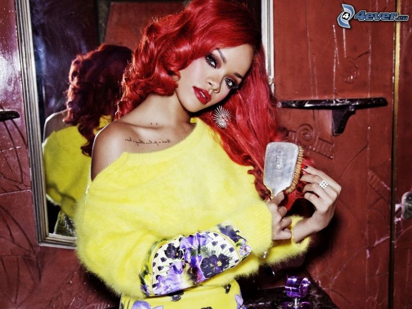 Rihanna, czerwone włosy