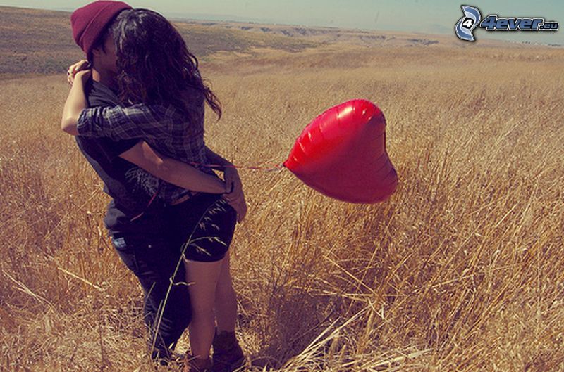 pocałunek w polu, balon
