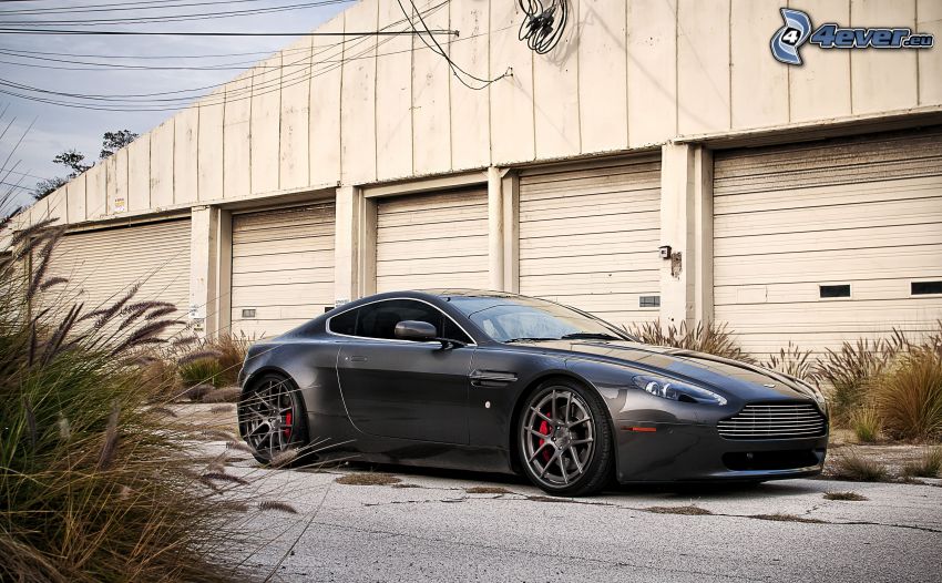 Aston Martin, garaże