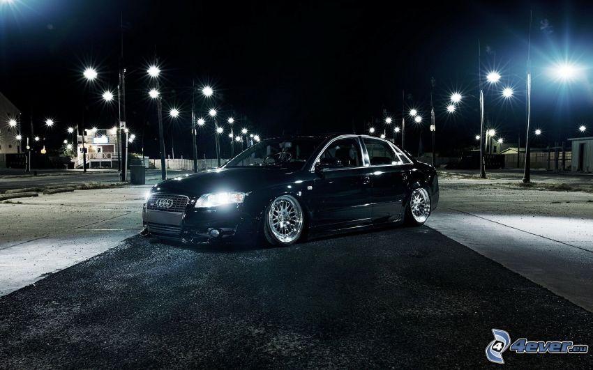 Audi A4, lowrider, uliczne oświetlenie, noc