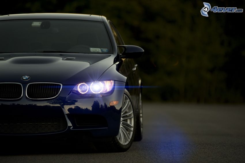 BMW 3, przednia maska