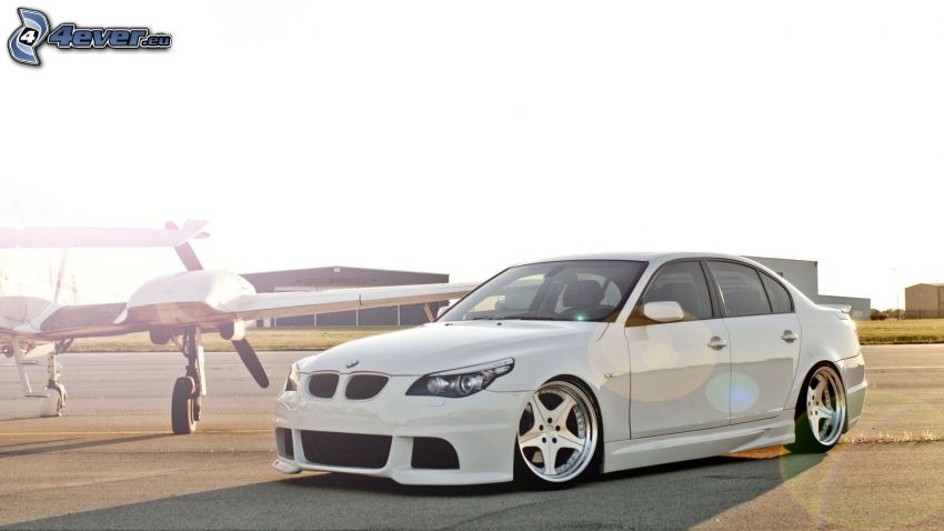 BMW E60, lowrider, lotnisko