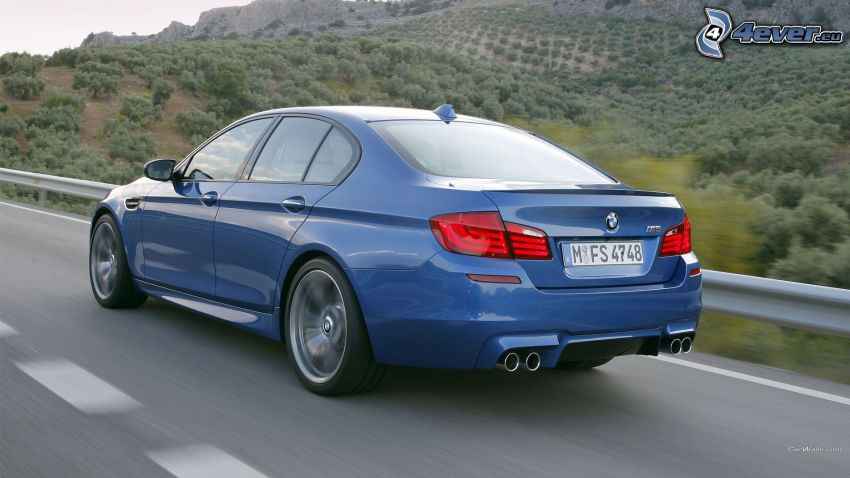 BMW M5, prędkość