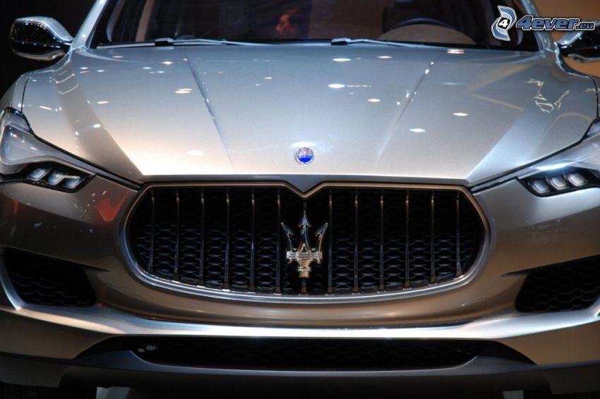 Maserati Kubang, przednia maska