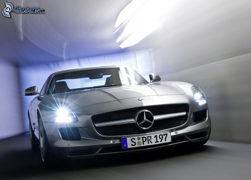 Mercedes-Benz SLS AMG, tunel, światło