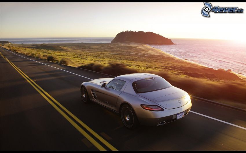 Mercedes-Benz SLS AMG, ulica, prędkość, morze