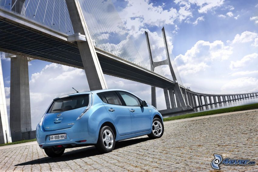 Nissan Leaf, most