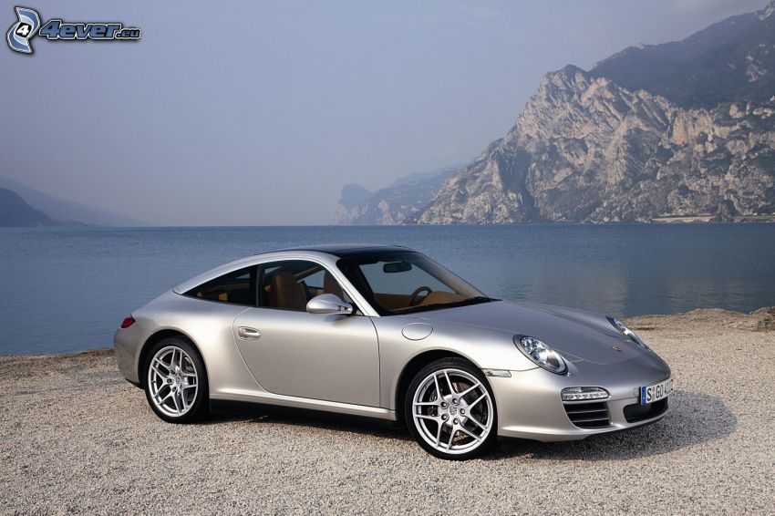 Porsche 911, morze, skały