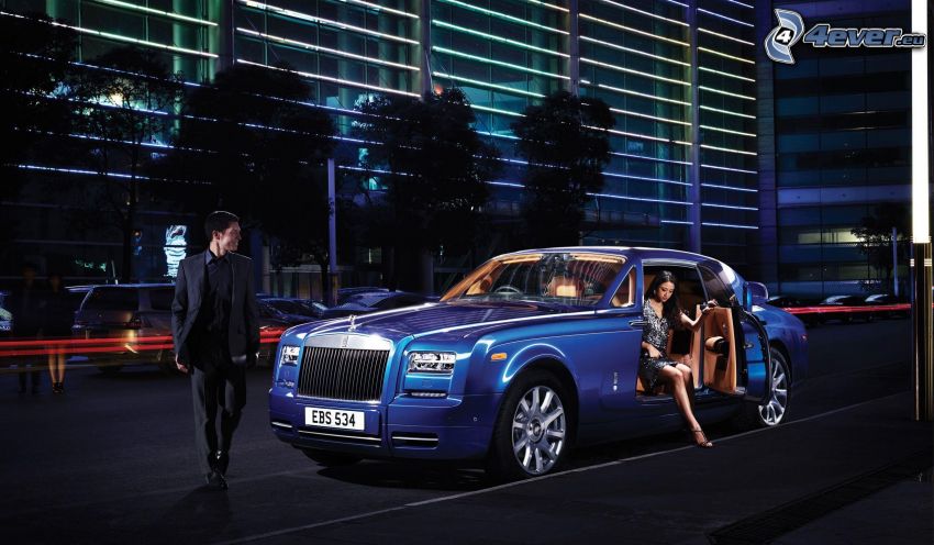 Rolls Royce Phantom, kobieta, mężczyzna, ulica, wieczór