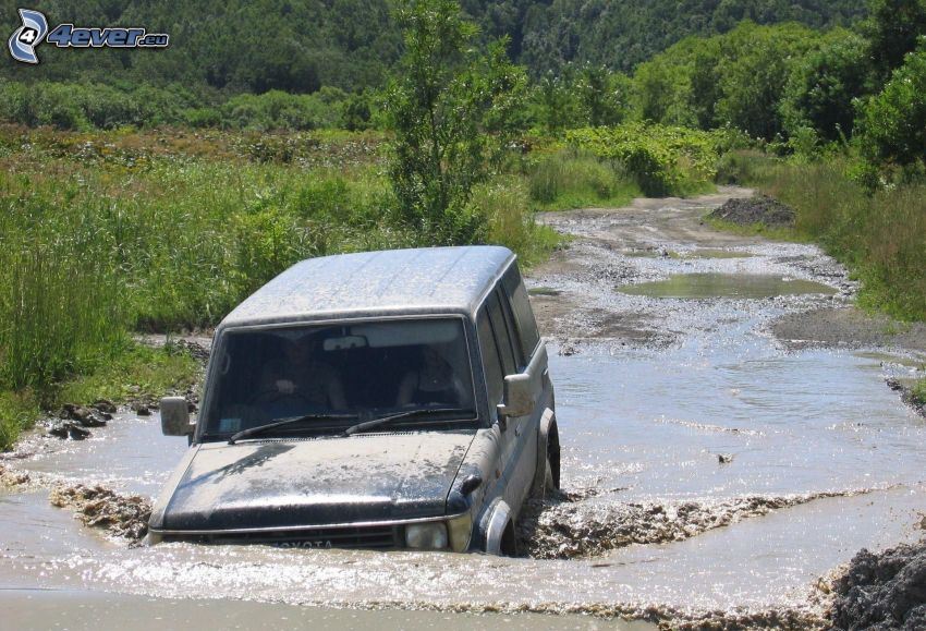 Toyota Land Cruiser, auto terenowe, rzeka