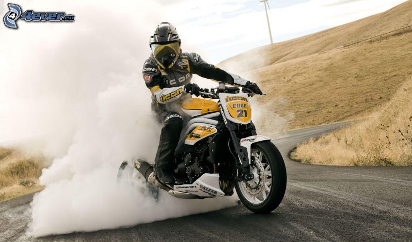 motocyklista, motocykl, burnout, dym, wzgórze