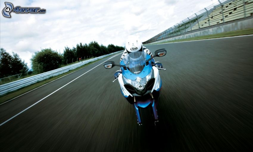 Suzuki GSX-R, motocyklista, ulica, prędkość