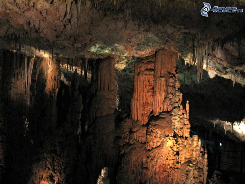Avshalom, jaskinia, stalagnaty