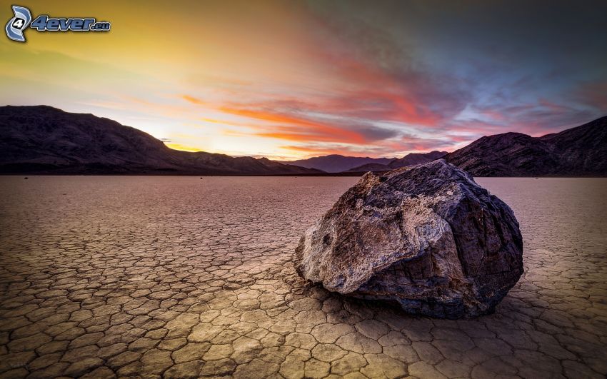 Dolina Śmierci, kamień, pasmo górskie, po zachodzie słońca