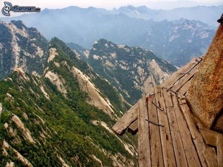Mount Huang, góry skaliste, chodnik, niebezpieczeństwo