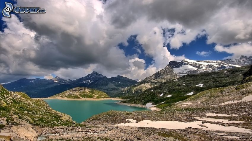 górskie jezioro, góry, chmury