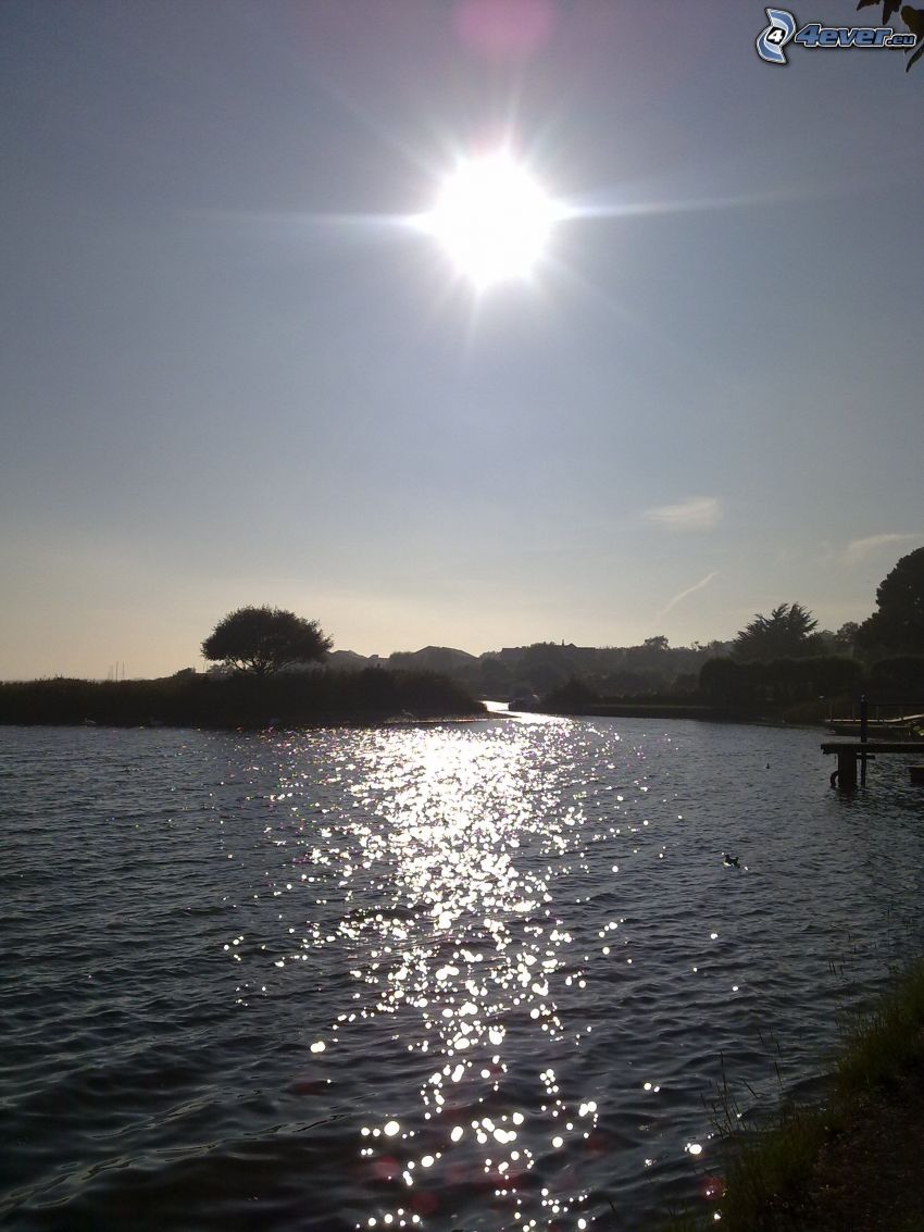 słońce nad jeziorem