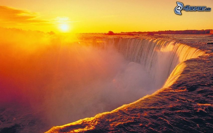 Wodospad Niagara, wschód słońca, para