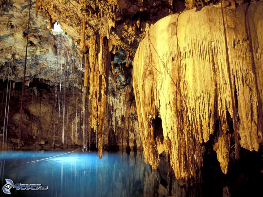 Lechuguilla, New Mexico, jaskinia, stalaktyty, jeziorko
