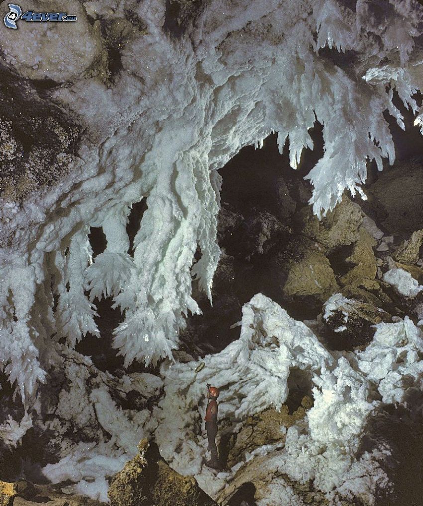 Lechuguilla, New Mexico, jaskinia, turysta, stalaktyty