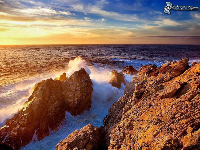 Skały na morzu, kamieniste nadbrzeże, Kalifornia, wybrzeże o zachodzie słońca