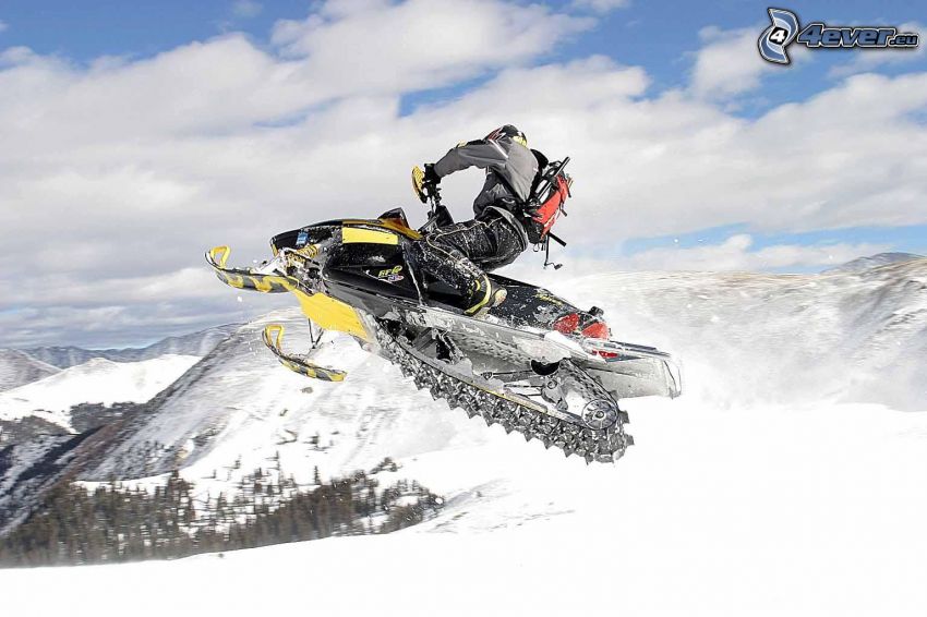śnieżny skuter, skok, śnieżny krajobraz