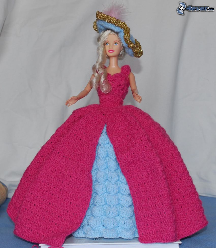 Barbie, różowa sukienka