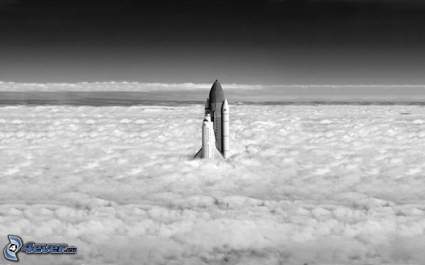 rakieta, ponad chmurami, czarno-białe zdjęcie