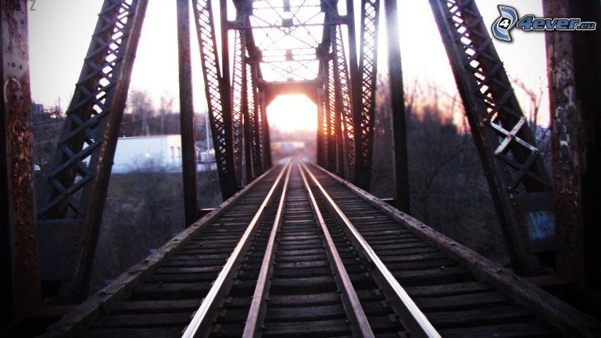 tory kolejowe, most kolejowy, zachód słońca