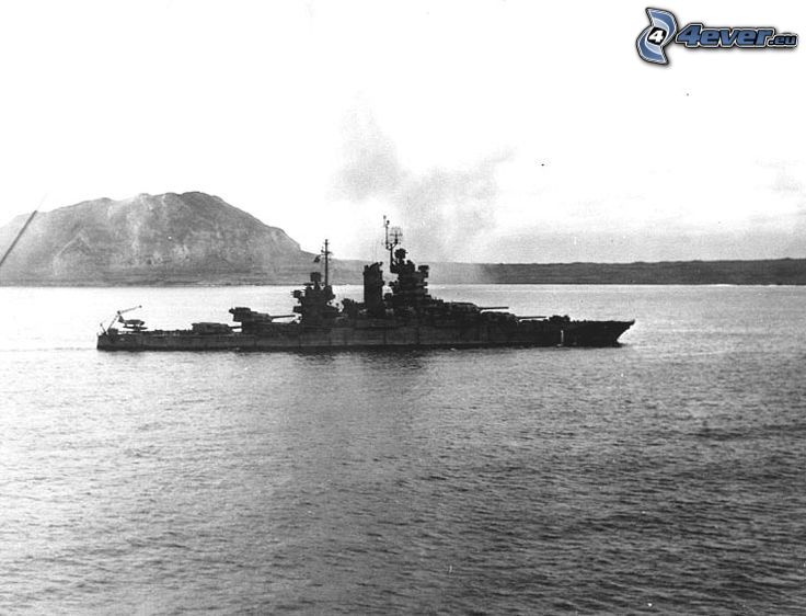 USS Idaho, morze, czarno-białe zdjęcie