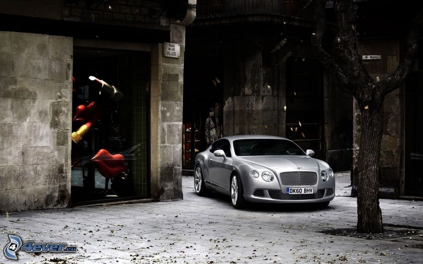 Bentley Continental GT, ulica