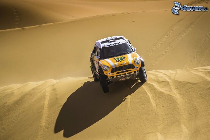 Mini Cooper, púšť, piesočné duny, rally