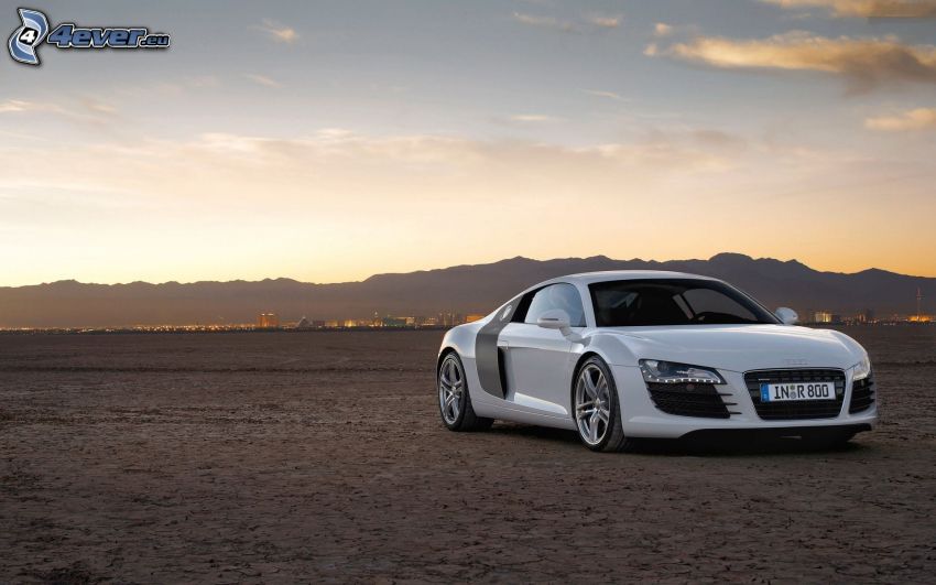 Audi R8, púšť, obloha