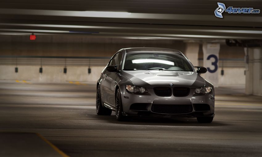 BMW M3, garáž