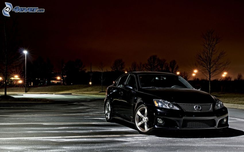 Lexus, noc, pouličné osvetlenie