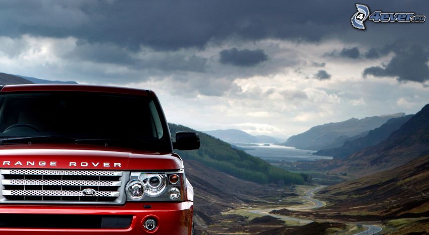 Range Rover, údolie, oblaky