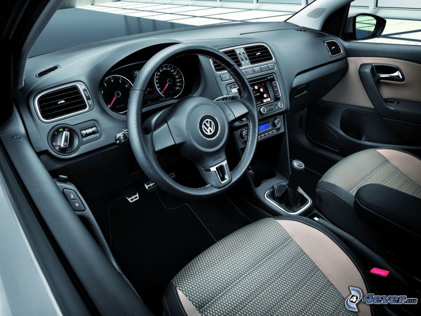 Volkswagen Cross Polo, volant, palubná doska, interiér