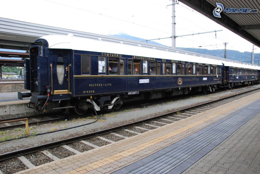 Venice Simplon Orient Express, Pullman, historické vagóny, železničná stanica