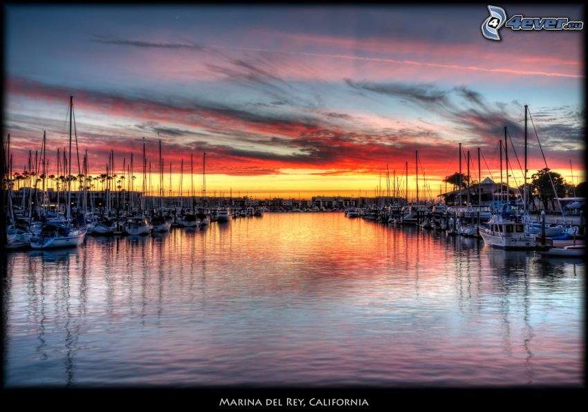 Marina Del Rey, Kalifornia, jachtový prístav, po západe slnka