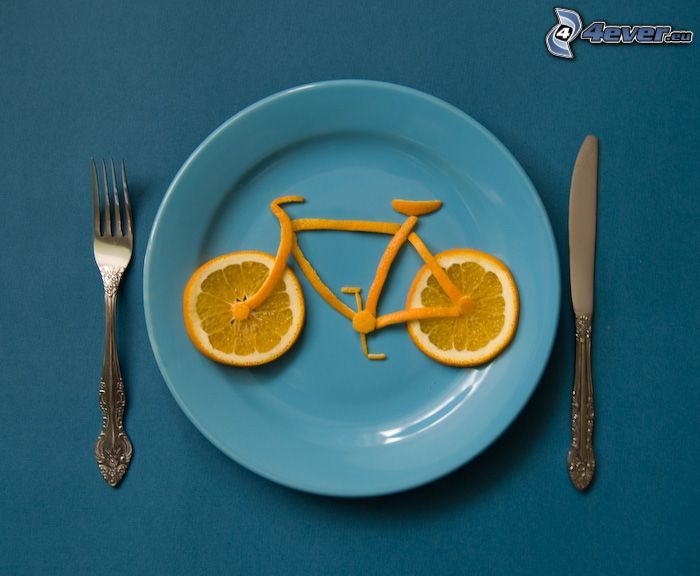 bicykel, pomaranč, tanier, vidlička, nôž
