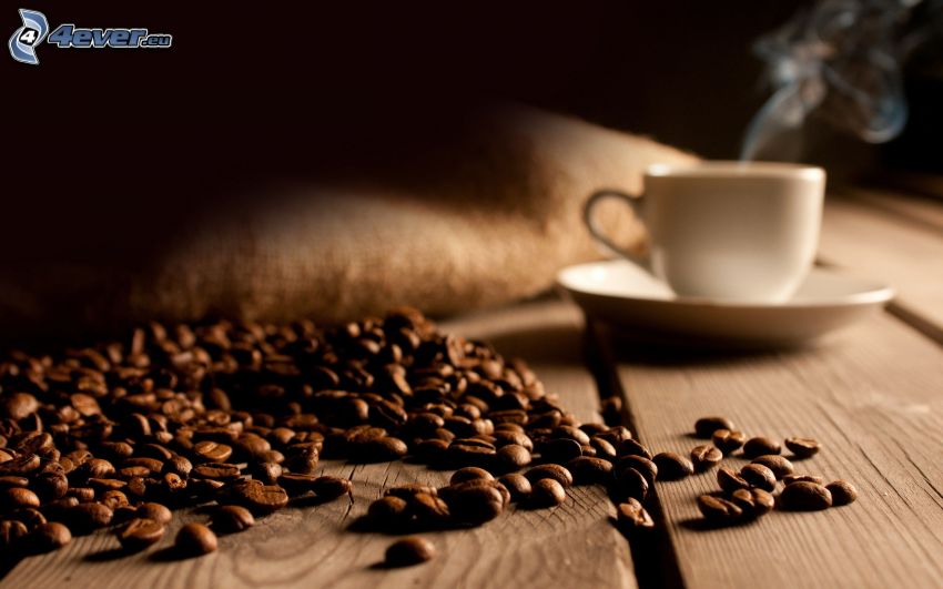 kávové zrná, šálka kávy