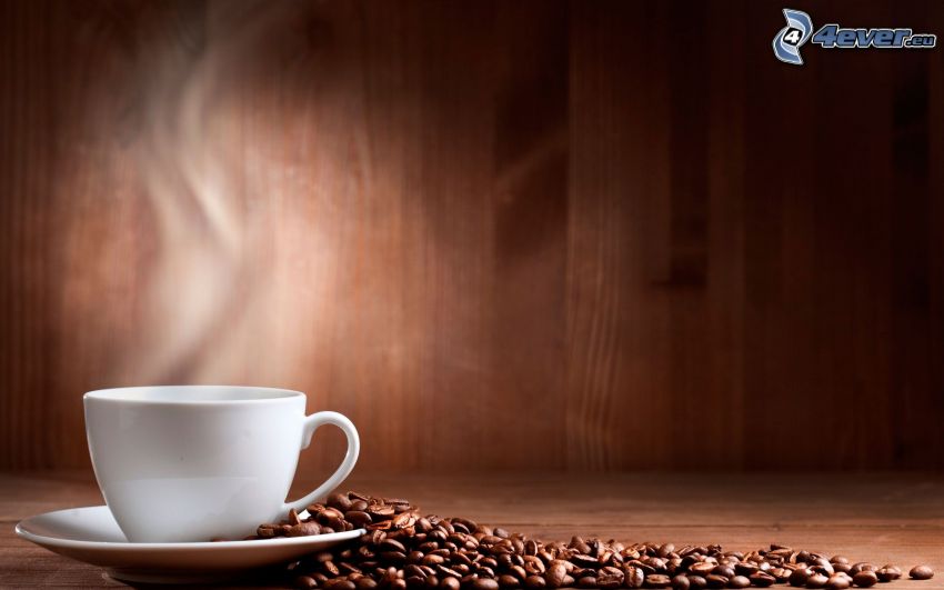 šálka kávy, kávové zrná