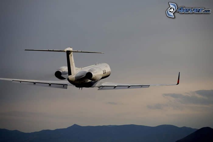 Gulfstream G550, vzlet, hory