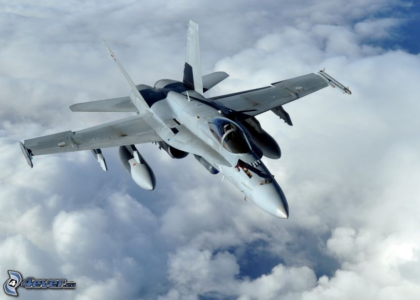 F/A-18E Super Hornet, nad oblakmi