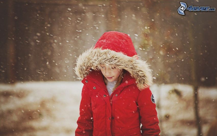 dievča, červená bunda, sneženie